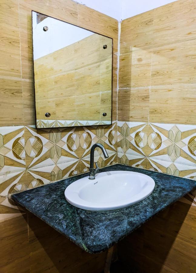 Goverdhan - Close To Railway Station And Bus Stand * Agra (Uttar Pradesh)