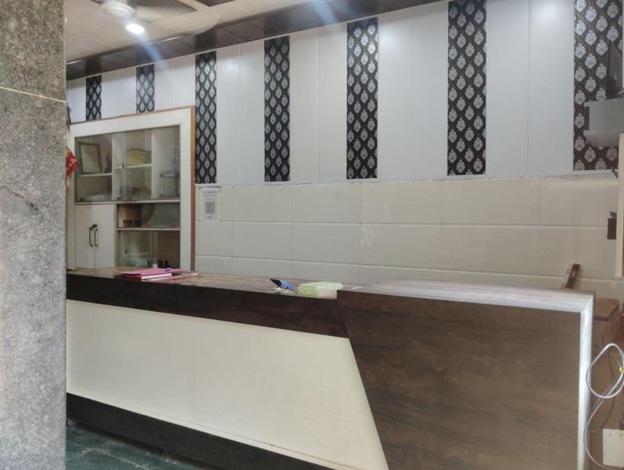 Goverdhan - Close To Railway Station And Bus Stand Agra (Uttar Pradesh)
